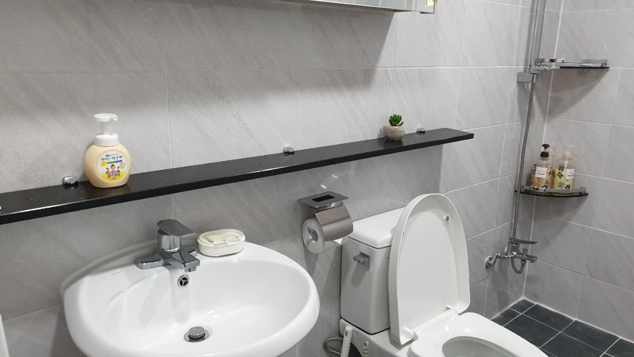 סיאול Hongdae Zoe Three Room House מראה חיצוני תמונה